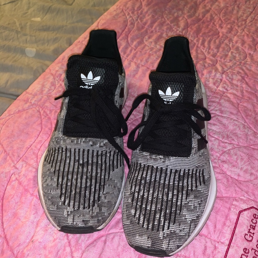 Women’s adidas tennis shoes